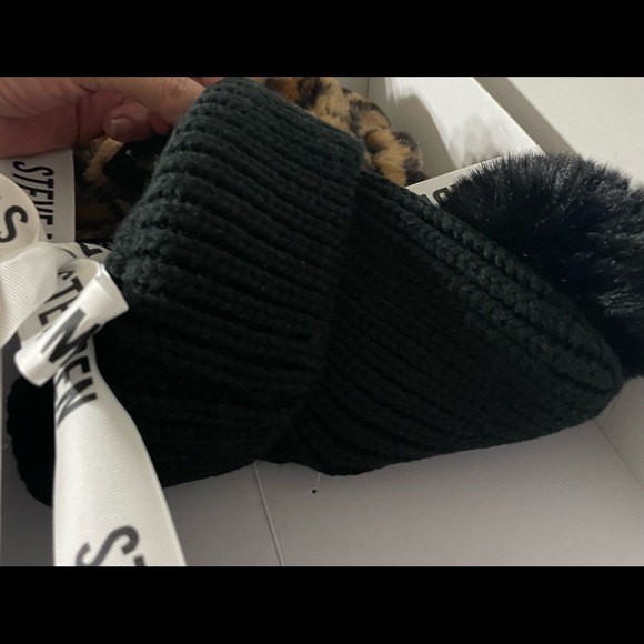 Steve Madden leopard print slippers and hat - Picture 8 of 8